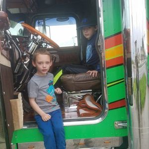 Meet your Posher, Harold